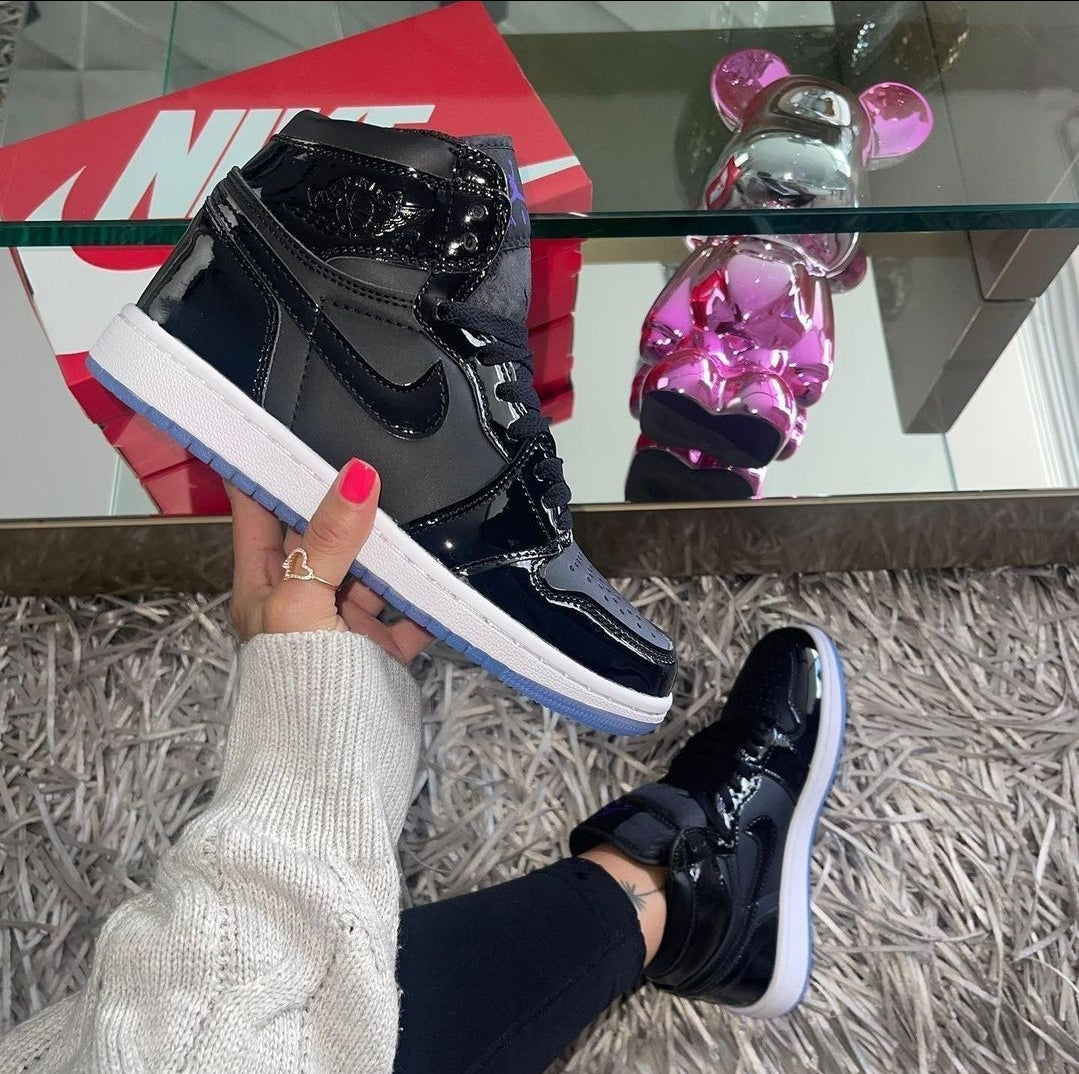 NIKE AIR JORDAN 1 BLACK