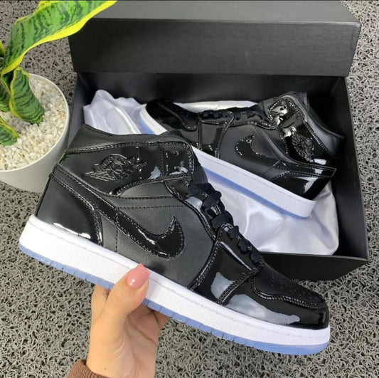 NIKE AIR JORDAN 1 BLACK